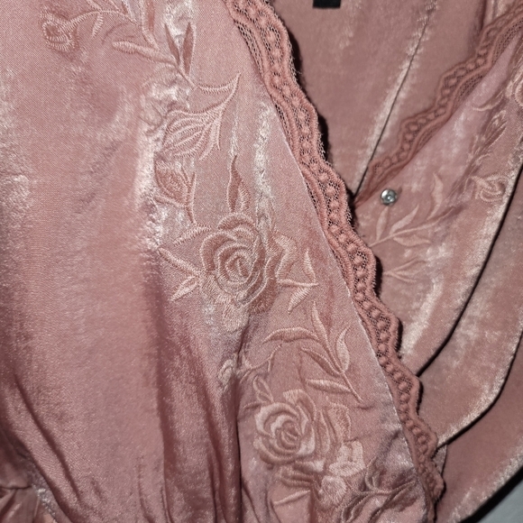 Kendall & Kyle Sleeveless Romper - Picture 4 of 8